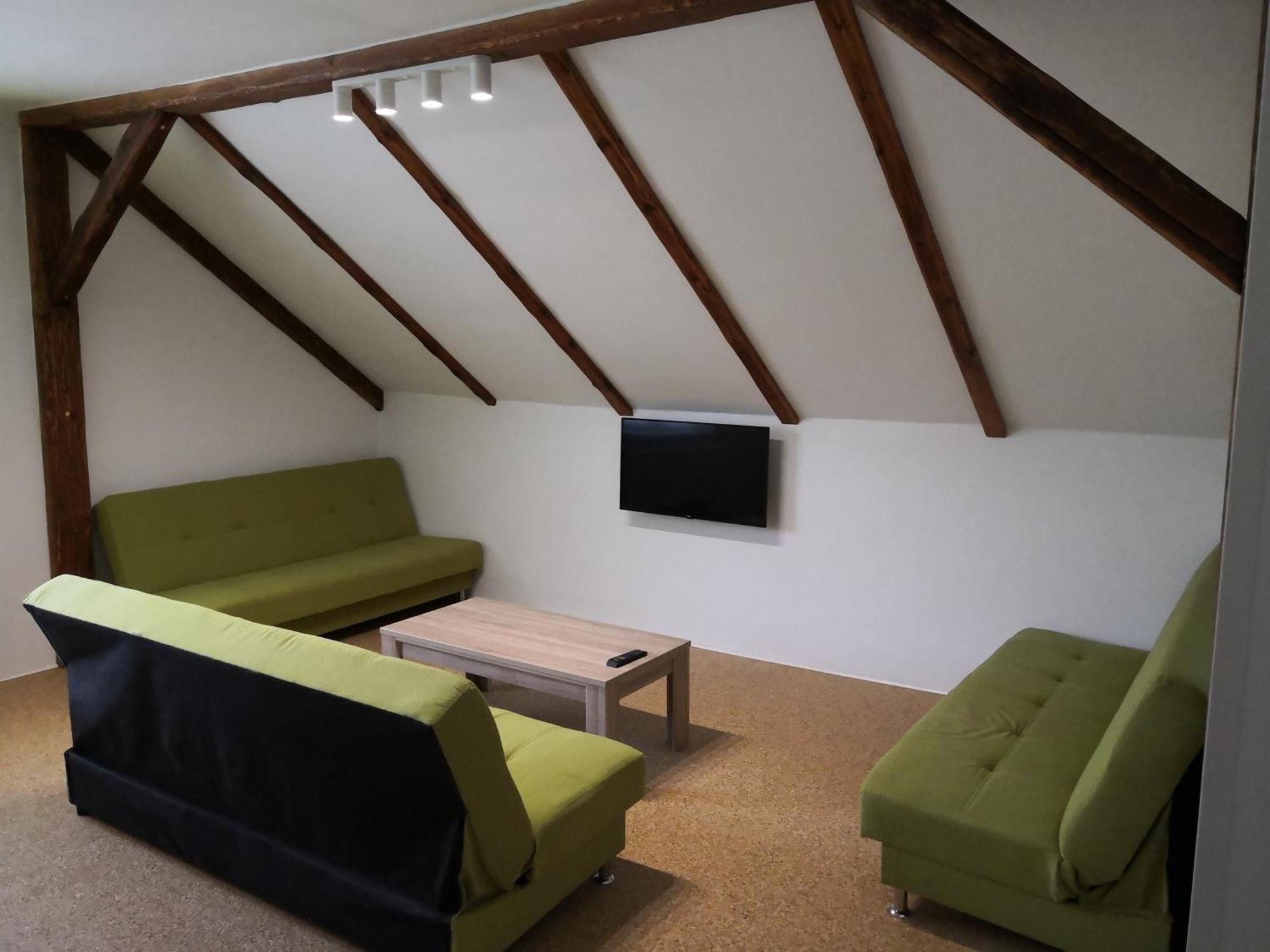Zelena Zahrada Homestay Kladenske Rovne